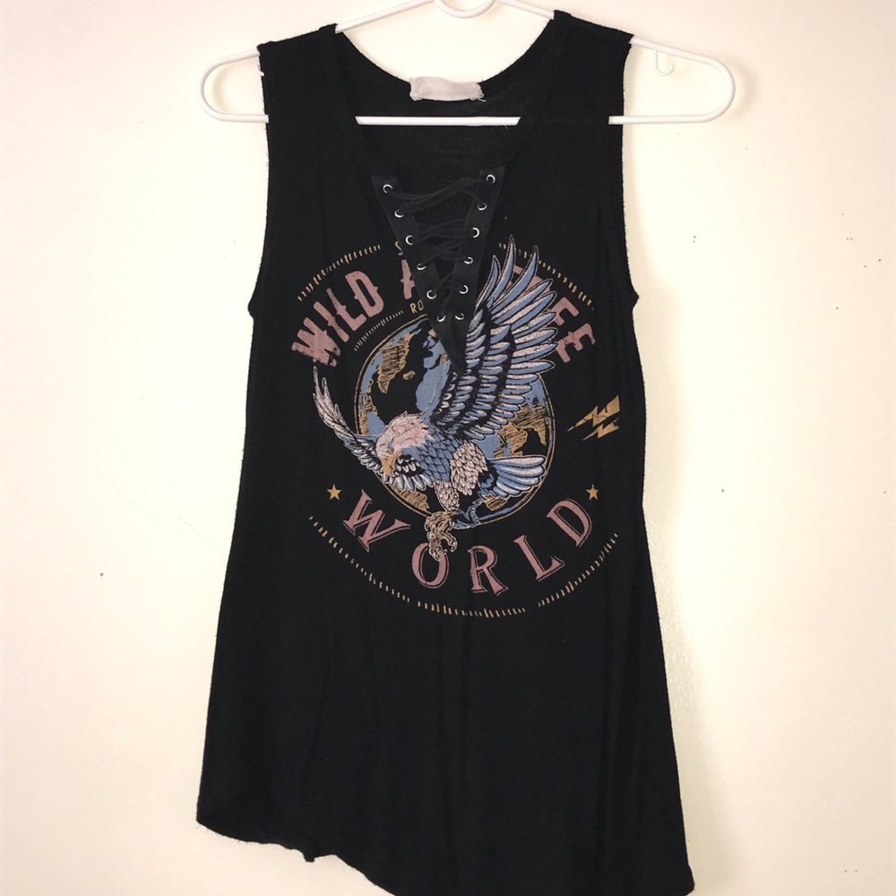 BLACK SLEEVELESS TEE